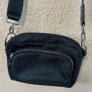 Wild Fable womans small black Adjustable crossbody bag